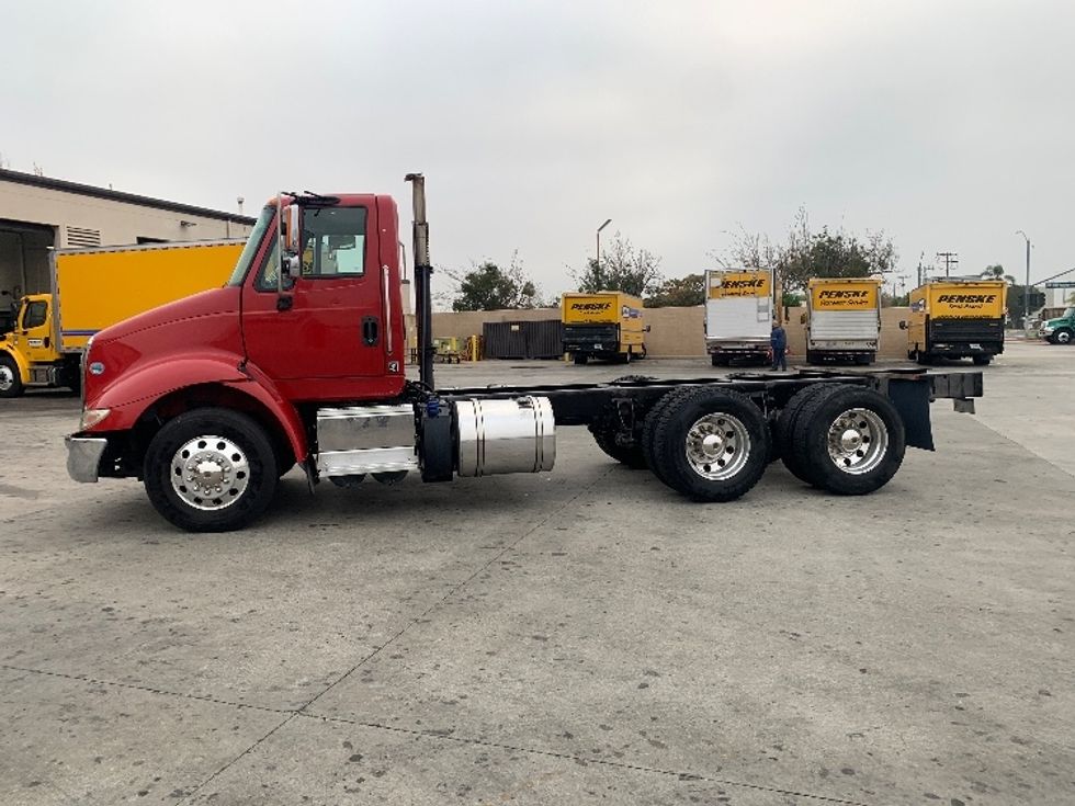 2016 International 8600 Cab and Chassis Truck