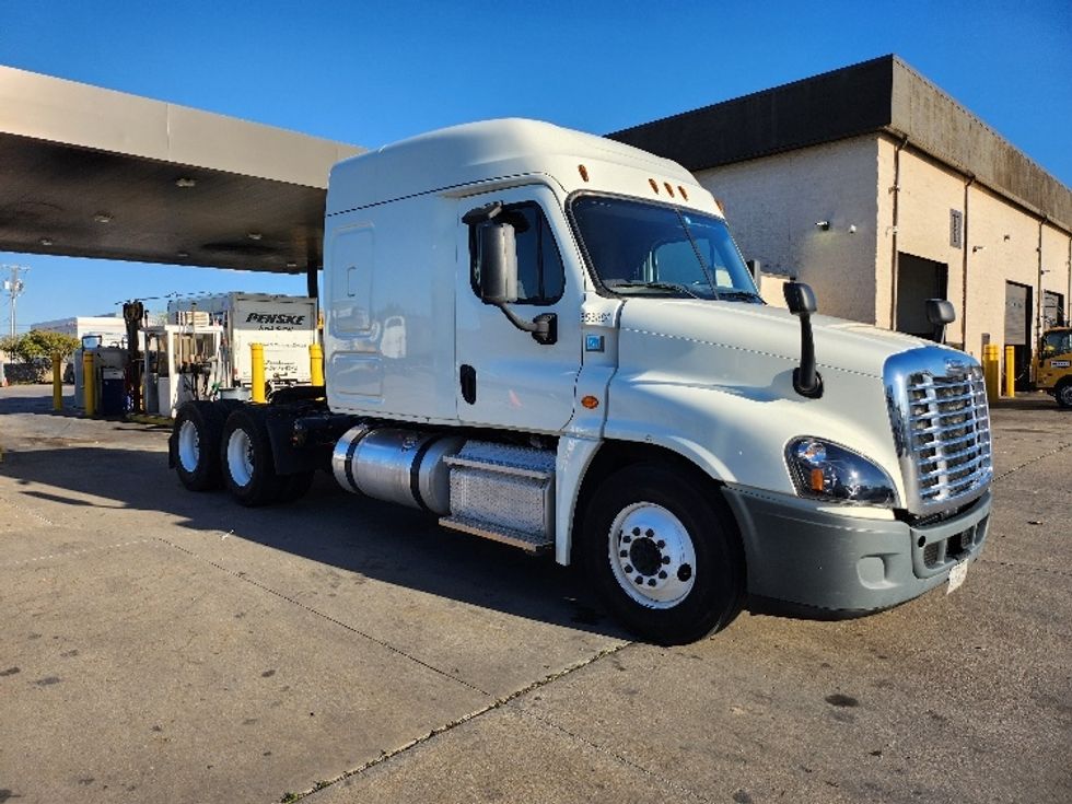 Your Next Used 2017 Freightliner Cascadia 12564st, 656884, Is For Sale 