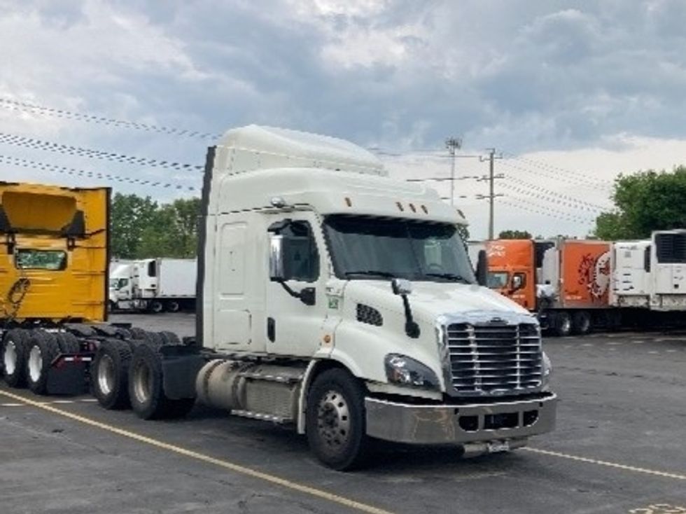 2018 Freightliner Cascadia 11364ST Sleeper Tractor