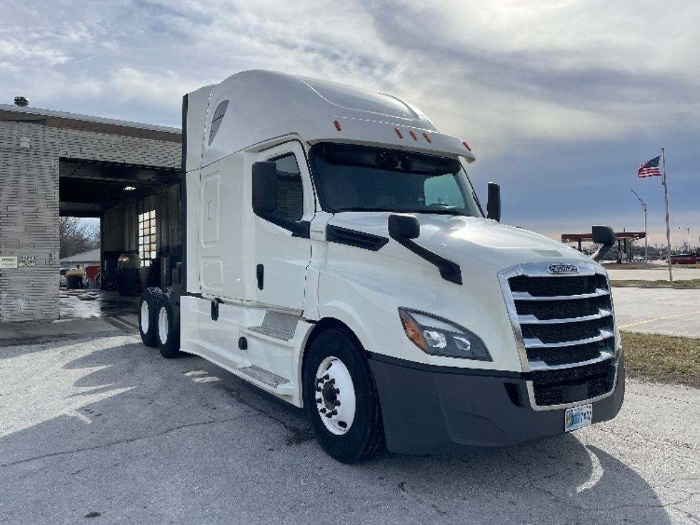 Your Next Used 2018 Freightliner T12664ST, 316207, Is For Sale And ...