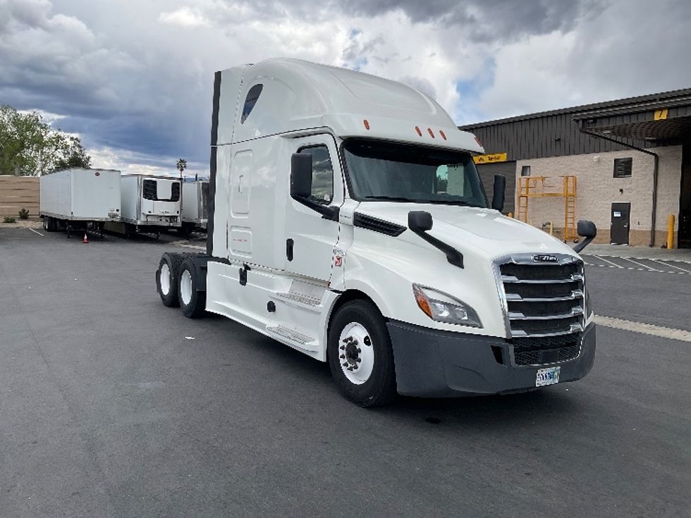 Your Next Used 2018 Freightliner T12664ST, 315660, Is For Sale And ...