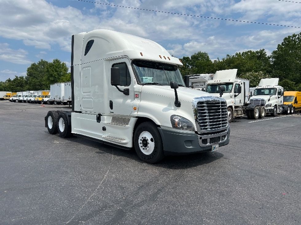 2019 Freightliner Cascadia 12564ST Sleeper Tractor