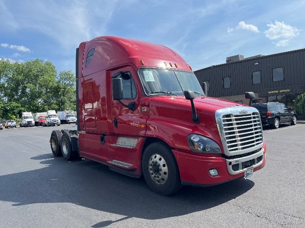 2019 Freightliner Cascadia 12564ST Sleeper Tractor