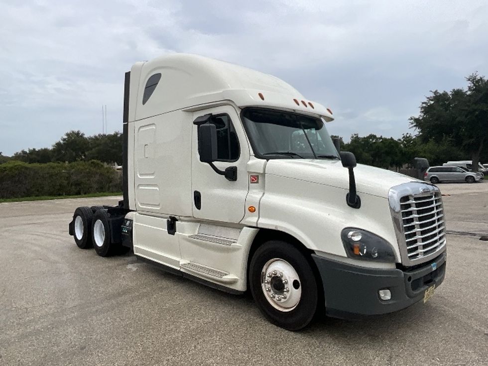 2019 Freightliner Cascadia 12564ST Sleeper Tractor