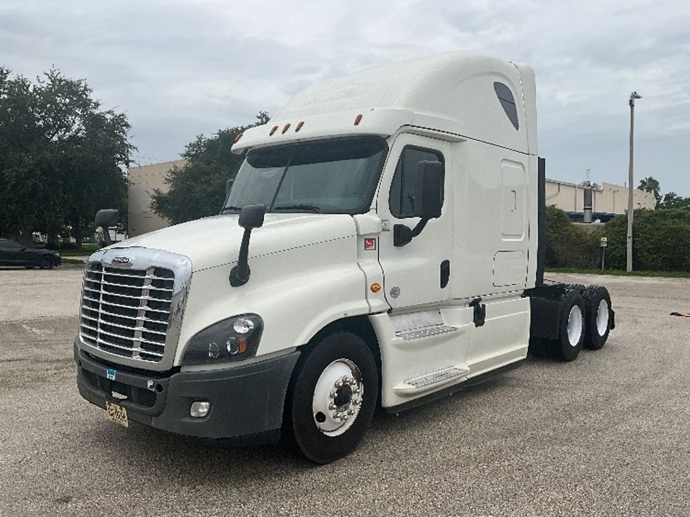 2019 Freightliner Cascadia 12564ST Sleeper Tractor