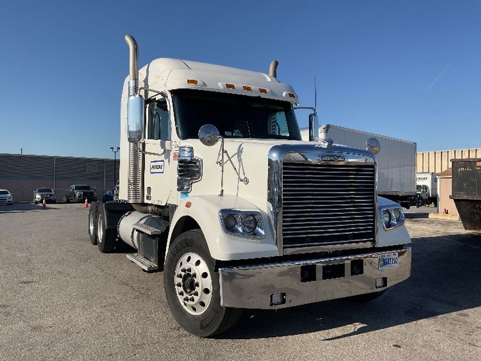 2019 Freightliner D12264SD Sleeper Tractor