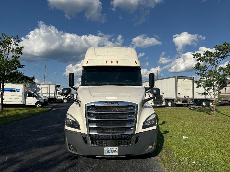 2019 Freightliner T12664st Sleeper Tractor