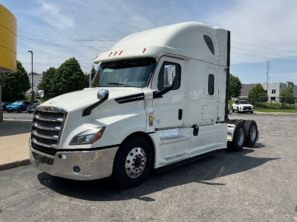 2019 Freightliner T12664ST Sleeper Tractor