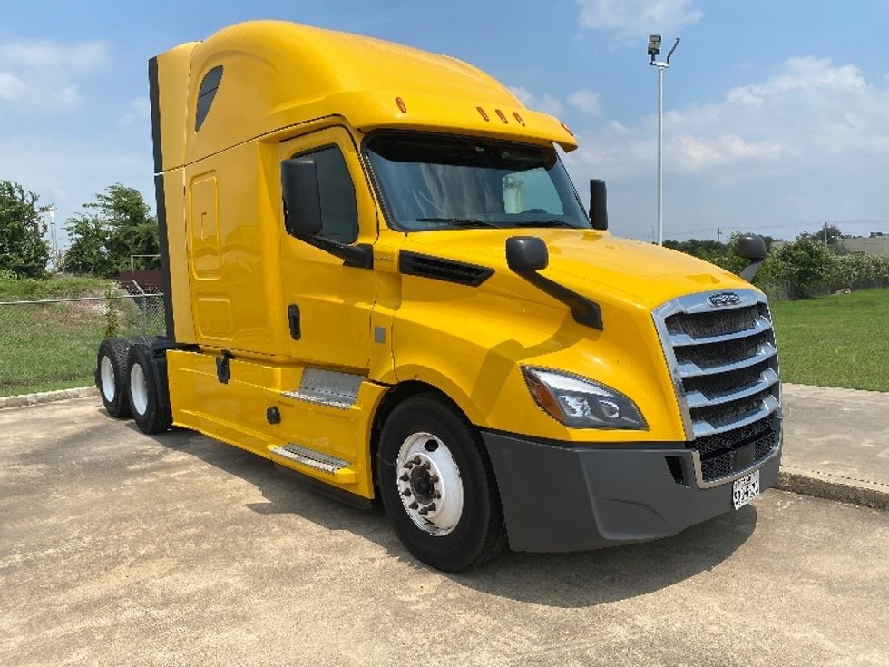 2019 Freightliner T12664ST Sleeper Tractor