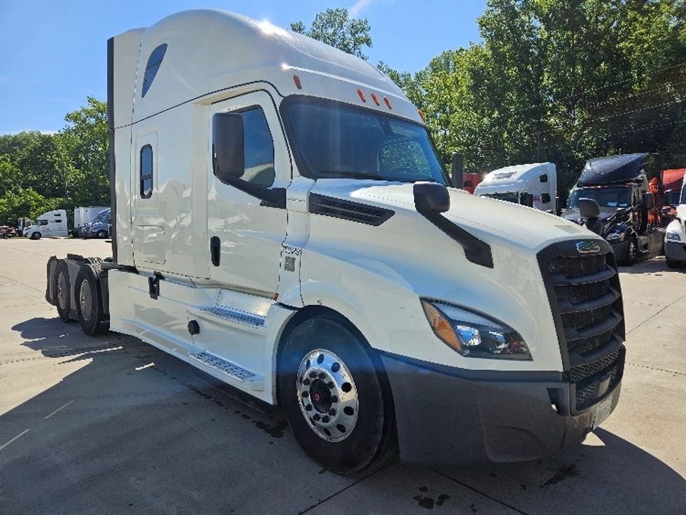 2019 Freightliner T12664ST Sleeper Tractor