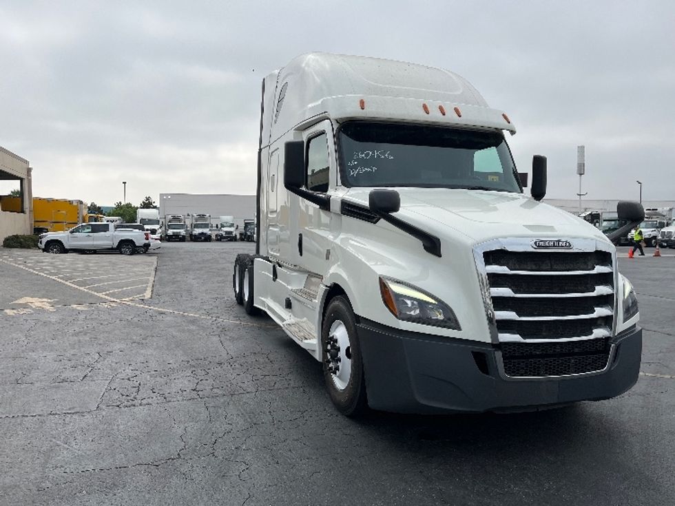 2019 Freightliner T12664ST Sleeper Tractor