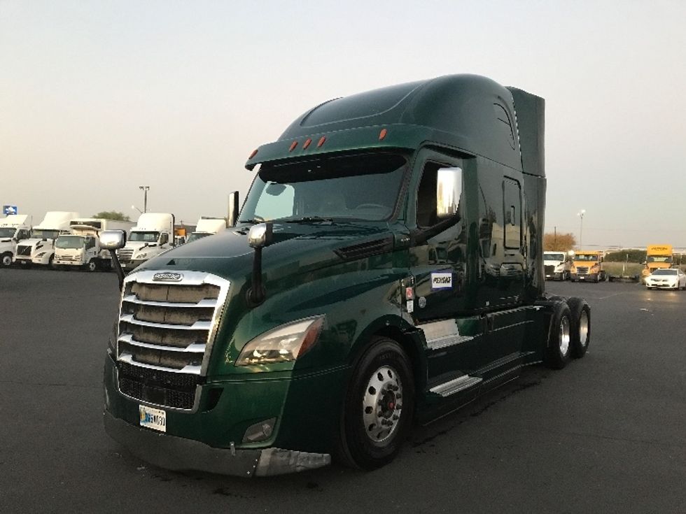 2019 Freightliner T12664st Sleeper Tractor