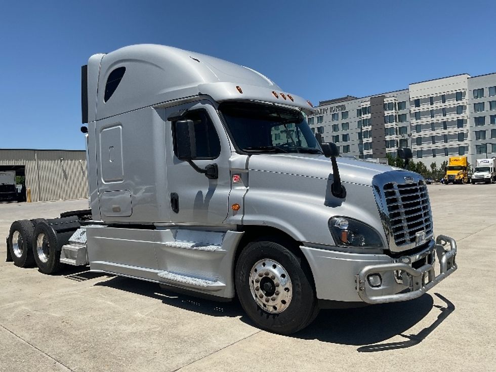 2020 Freightliner Cascadia 12564ST Sleeper Tractor