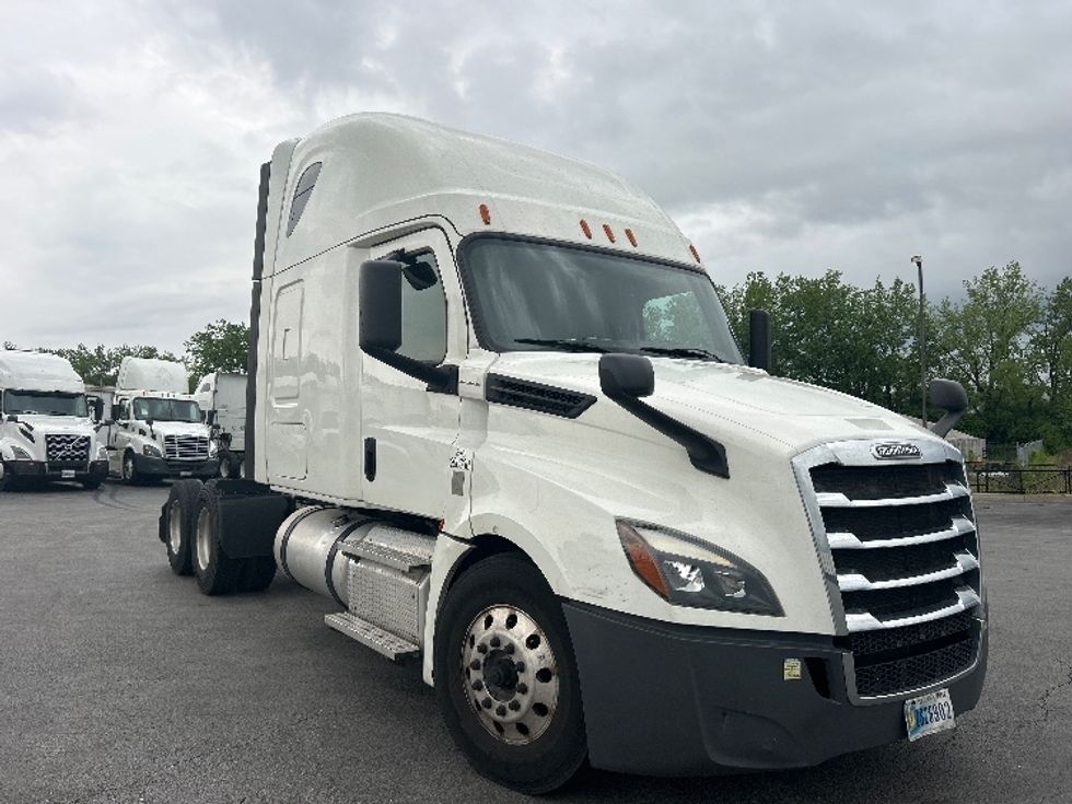 2020 Freightliner T12664ST Sleeper Tractor