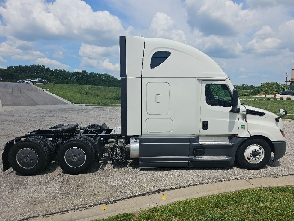 Your Next Used 2020 Freightliner T12664ST, UPP234538, Is For Sale And ...