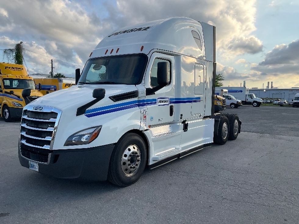 2020 Freightliner T12664st Sleeper Tractor