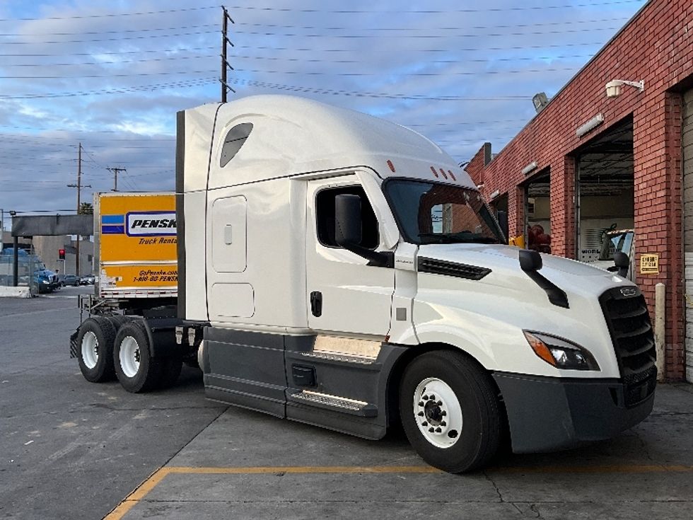 2021 Freightliner T12664ST Sleeper Tractor