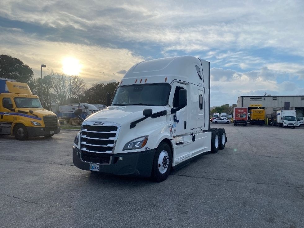 Your Next Used 2022 Freightliner T12664st, 429435, Is For Sale And 