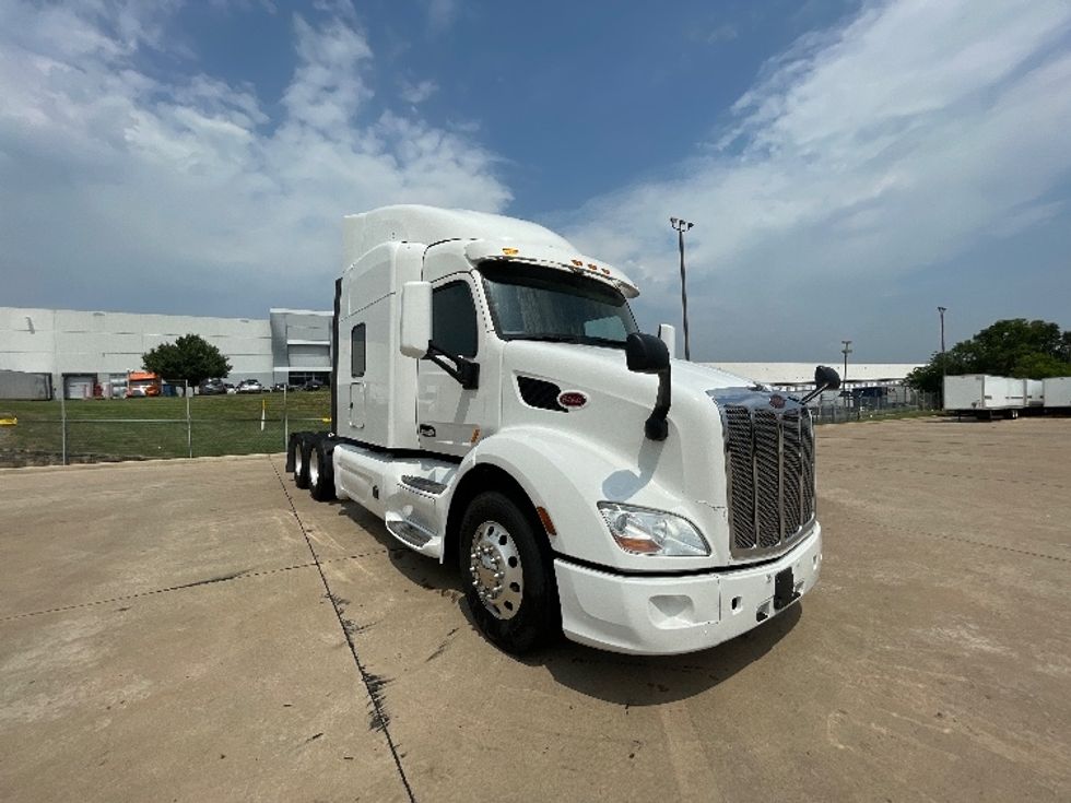 2019 Peterbilt 579 Sleeper Tractor