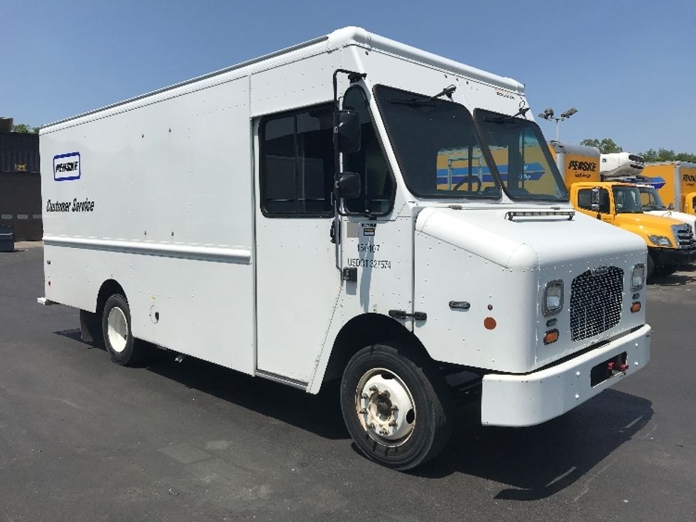 Used Walk-in Vans (Step Vans) for Sale - Penske Used Trucks